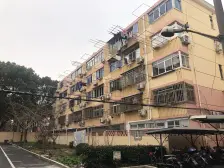 在外打拼给自己一个家 近金山卫站