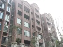 地铁站旁 清水三房双卫 户型方正 出行方便 配套齐全