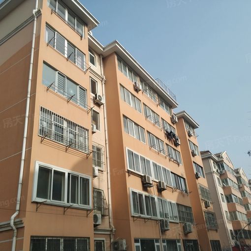 东南新苑2室1厅1卫南朝向2000.00元/月出租