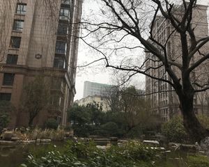 此房满五唯一,户型通透,有车位....