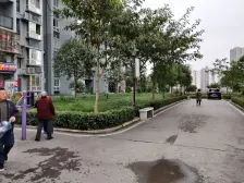 杨家坪商圈正规三房,交通便利,户型方正, 住家安静