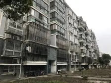 六楼带阁楼得房率高带车位面积大