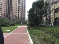 房东诚心出售 户型方正 中间楼层 采光好