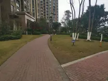 看江两房,近地铁站,出行方便。绿化好,配套设施齐全