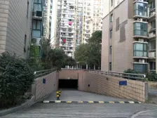 卓品骄阳(澳利雅苑) 南北通透,采光好 周边匹套完善,,出行方便