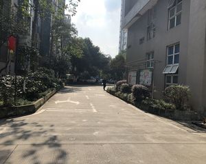新园大道296号院2室1厅西