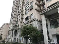 【万达商圈 精装修 南北房 带产权车位采光好高层】