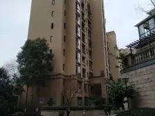 全新装修三房两卫,全实木家具,带花园,直接入住