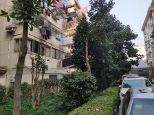 内环边,紧邻上海火车站北广场综合体,久光百货轨交步行10/钟