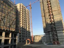 金悦湾一期 封闭小区 三室 两厅 精装修 拎包就住