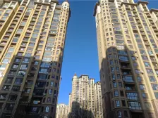 房子是远洋三期,比较不错的房子,楼层好,视野开阔.