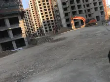 房主自家精装修,标准三室,拎包入住