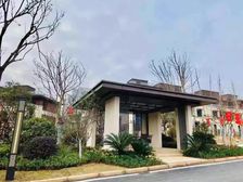 红莲湖北大资源 三期一线临湖高层4室2厅 朝南大阳台