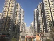 大三居,楼层高,视野好,安静。