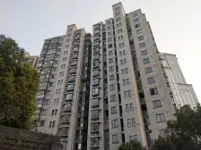 此房满五年税费低,户型方正,楼层好,全明户型