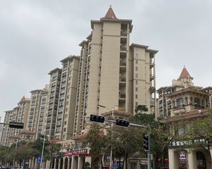 靓、一线湖景,无遮挡,带车位+带大阳台,对流大四房
