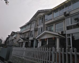 翠拥天地5室2厅东南
