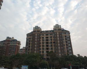九里象湖城3室1厅南