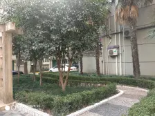 小区前排采光良好,自住精装保养好,一梯两户板楼!
