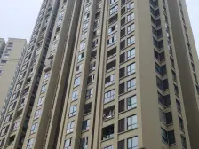 次新大社区毛坯小三房业主带车位诚心售