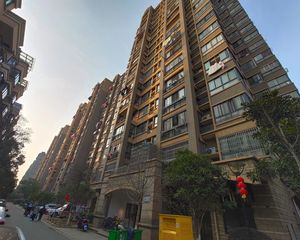 幸福时光一期 南北通透,采光好 中间楼层