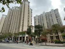 天湖郦都 舒适四房 全新装修 望湖景