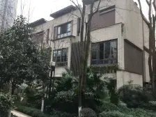 联排别墅,格局好,采光充足,配套设施齐全,交通便利