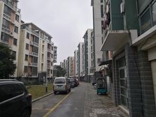 房子空关保养的很好带自行车库房东诚心卖