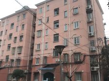 01年竣工送一个大花园,飞机户型板正,业主已经看好新房属诚卖