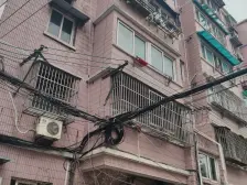 80万精装修,中间楼层采光不挡,看中可聊,急售中