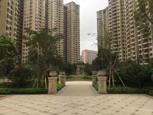 一线海景房,户型方正,,出行方便