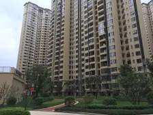 商场,客运站,东有桃花湖公园夜市步行街,比邻西海湾