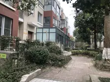 联排别墅 采光好 拎包入住 诚心卖 小区品质高。