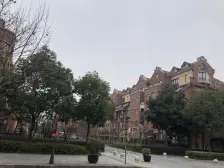 高品质小区+新加坡设计+不靠路+采光好+视野好+有电梯