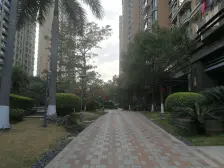 蓝湾国际;经典户型,西南北带精装修大4房出售。