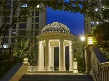 绿植包围环境佳,房屋装修维护好