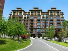 房子是双气 电梯 洋房 有花园