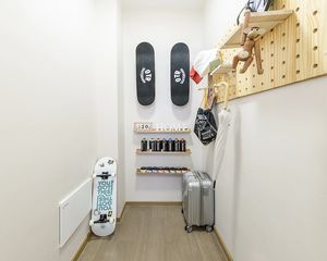 四面铝板精装基本没住可拎包入住工作调动诚心出售