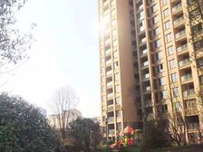 南北通透的户型,带阳台.彩光好