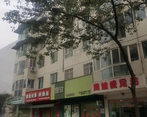 亲河名居A区3室1厅东