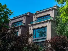 照母山 和记黄埔玥湖园二期五房252万