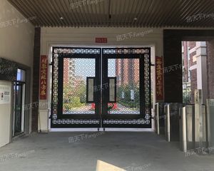 一楼带花园,可以做买卖,随时看房,诚心出售