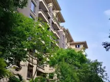 买房卖房请到鸿府18栋楼下德佑找小陶专业经营鸿府10年