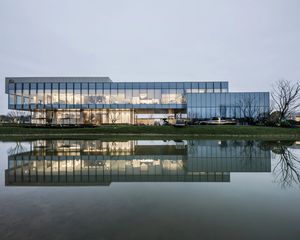 招商大户型,地理位置好,楼层好。
