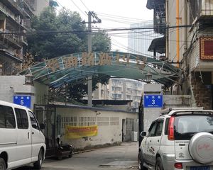 华油路新19号1室1厅东南西南