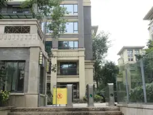 洋房大三房 业主诚心出售,视野好,朝中庭,采光好