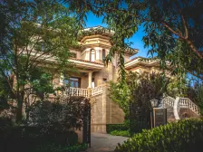 鲁能琴海园两室两厅一厨一卫低楼层精装修出售