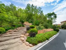 70年产权 装修花了100多万 双拼 300平花园小院 近海边