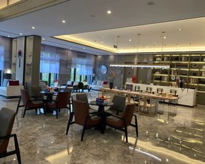 十里长街,中盛宝龙旁君兰府四室两厅两卫自住精装修