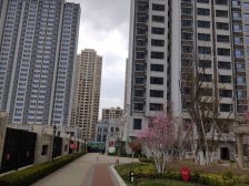 西客站 豪布斯卡沁园 精装正规三室两厅两卫 南北通透